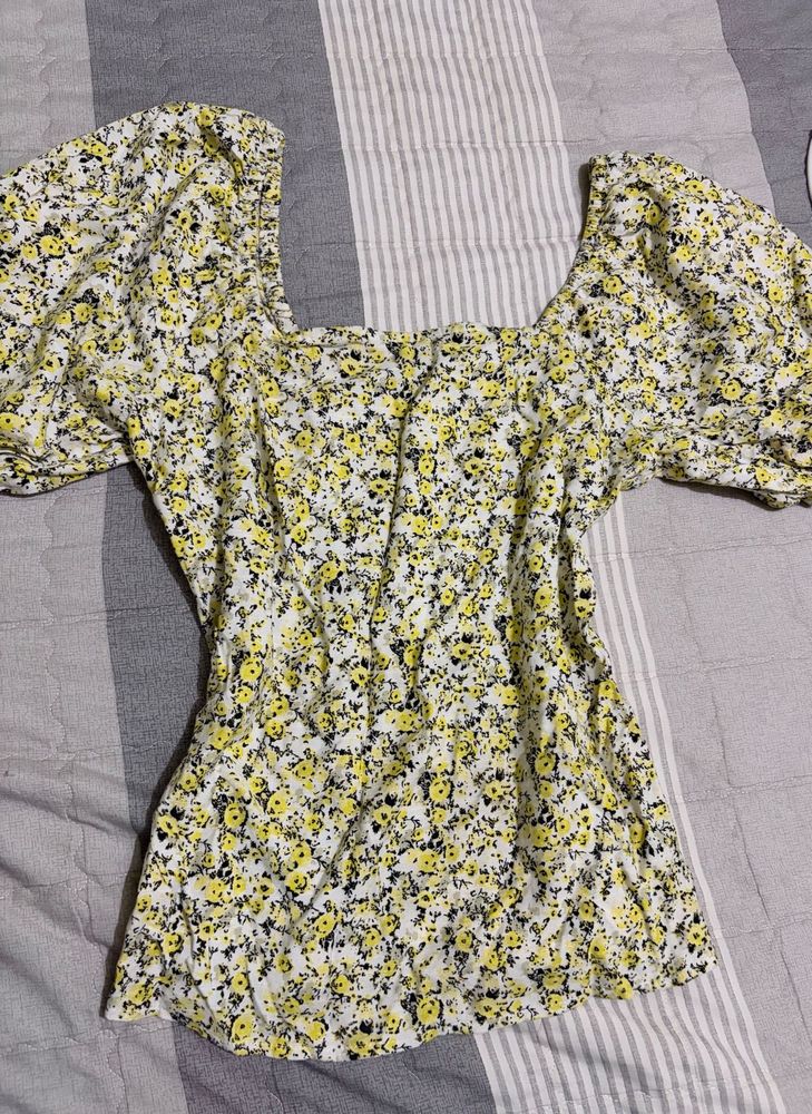 floral pretty yellow top