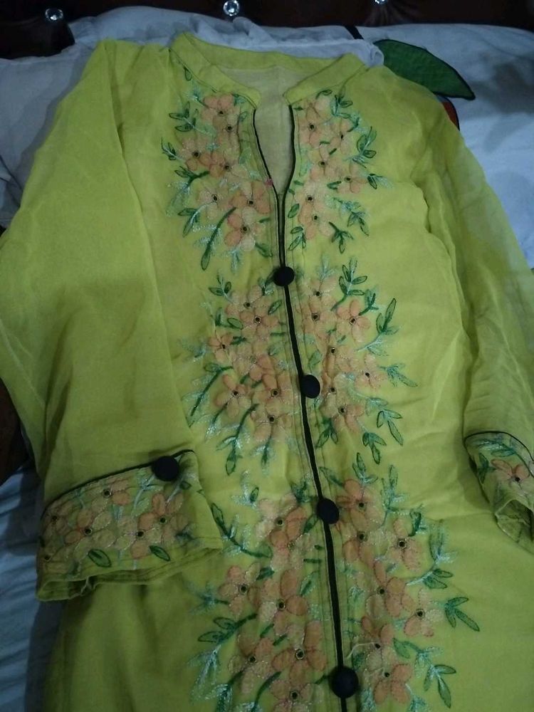 Floral Embroidered Kurti
