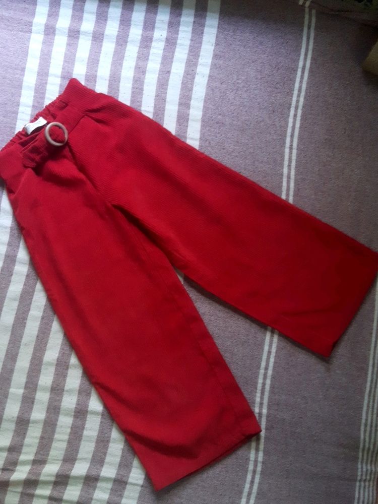 Pretty Capri Pant With Wooden Belt