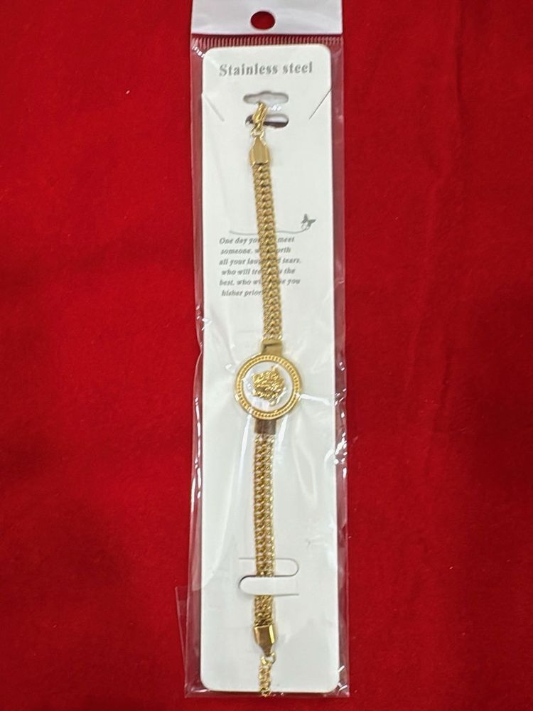 Elegant Gold-Tone Chain Bracelet