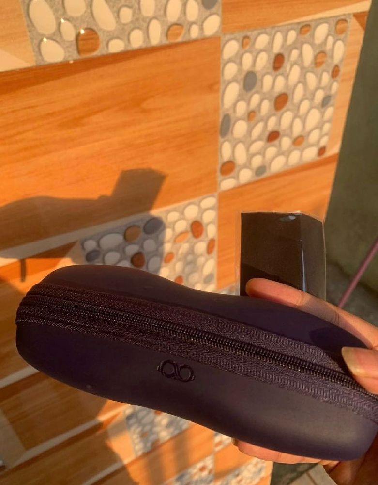 lenskart Stylish Sunglasses Case