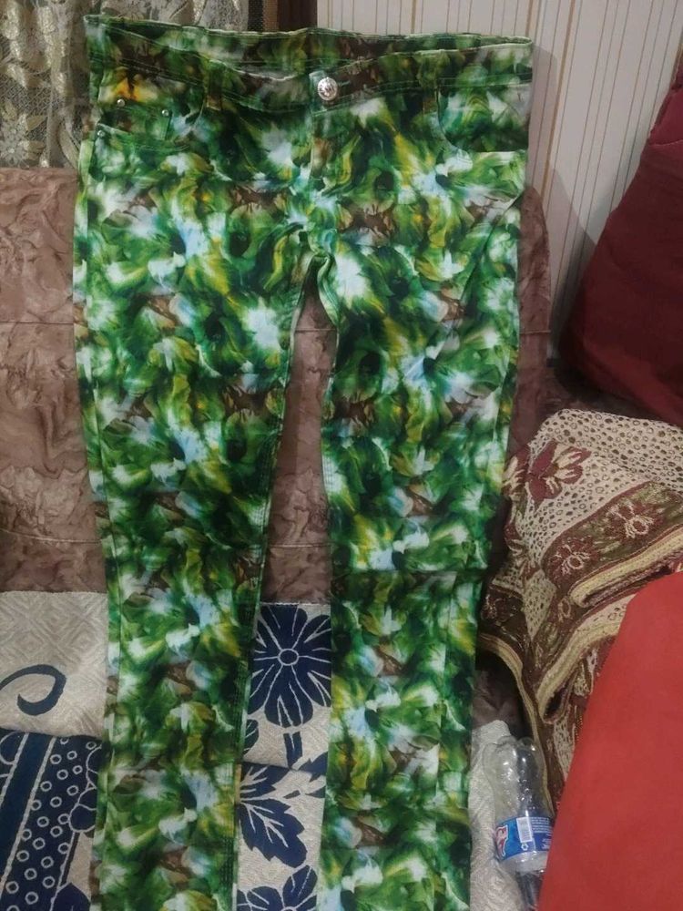 Green Abstract Print Pants