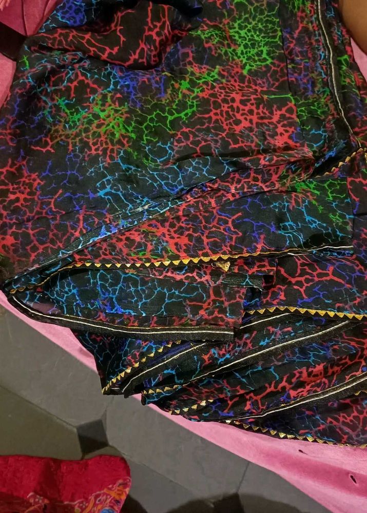 Vibrant Crackle Print Saree