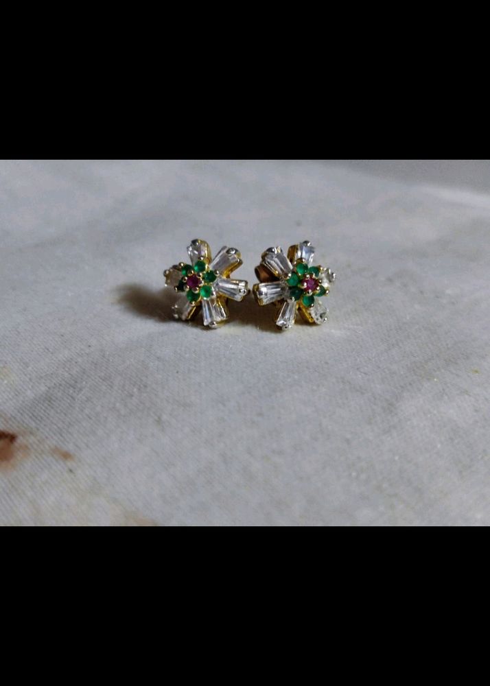 Earings Tops Very Beautiful Daily Wear Very Little And Light Weight Hai