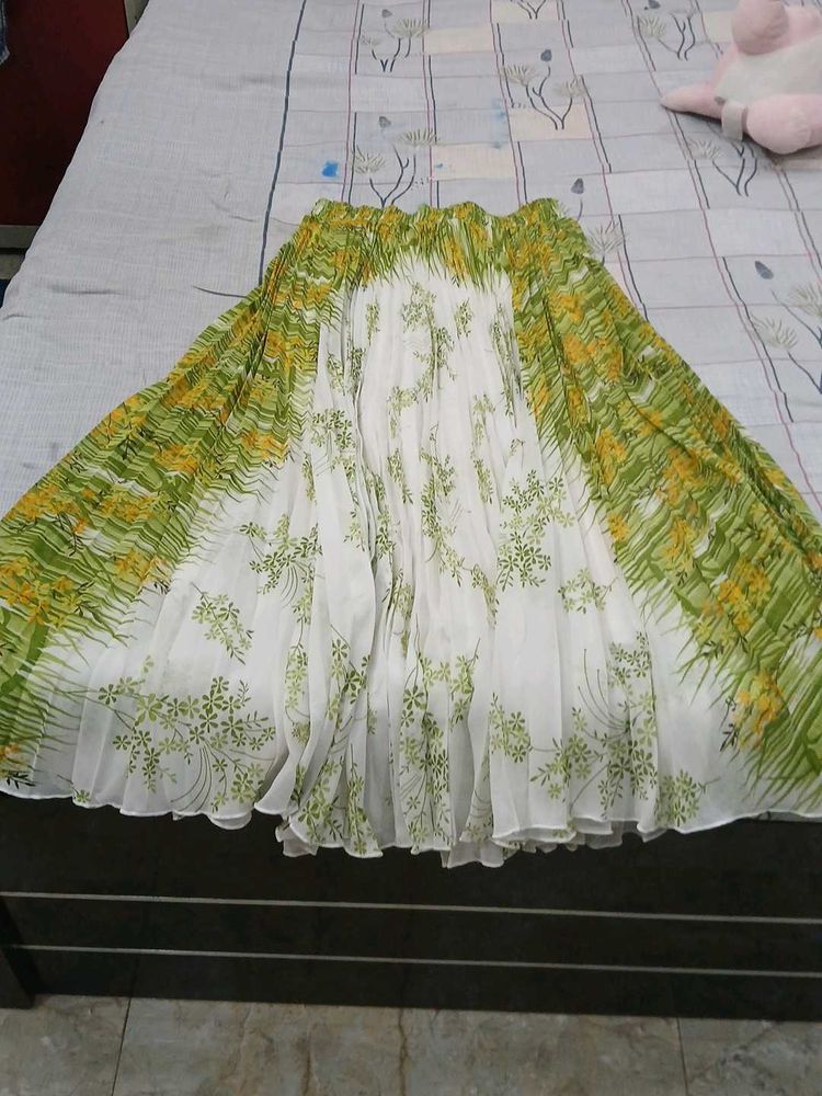 New Without Tag Flowy Pleated Maxi (long)Skirt
