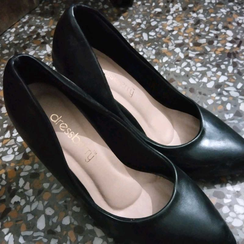 Dressberry Black Classic Heels 36 size
