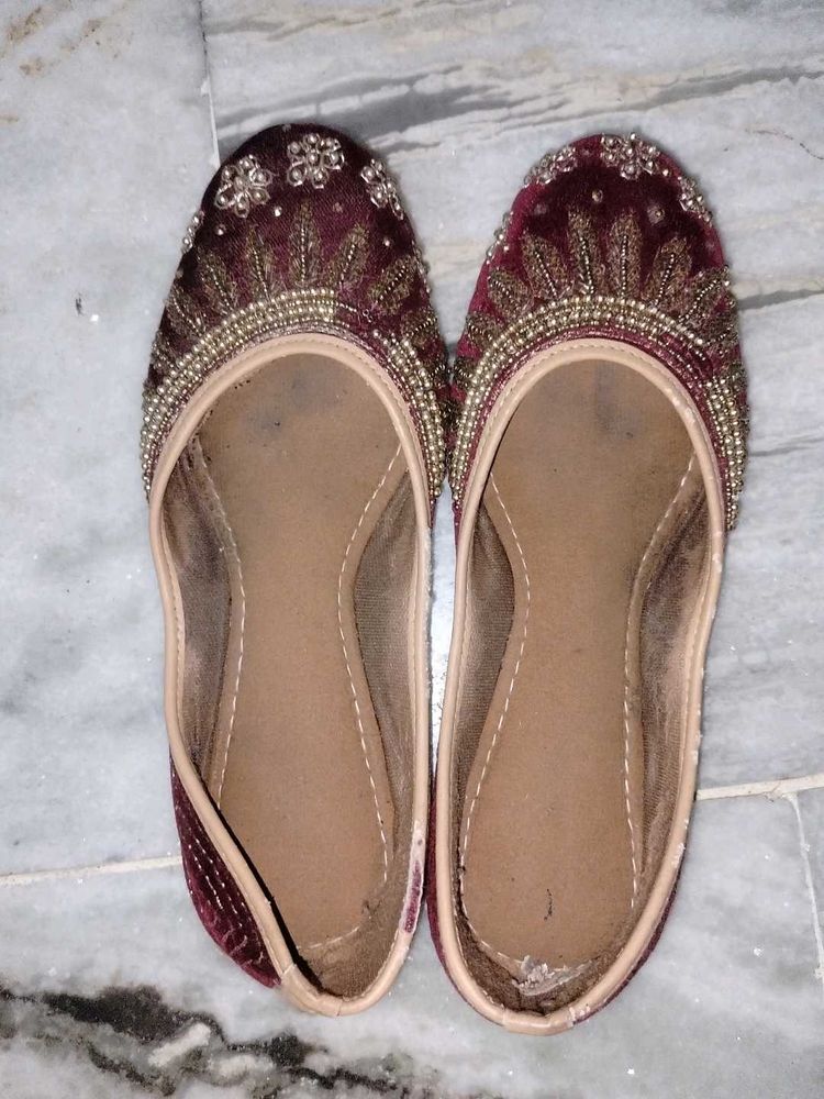 Embellished Velvet Juttis