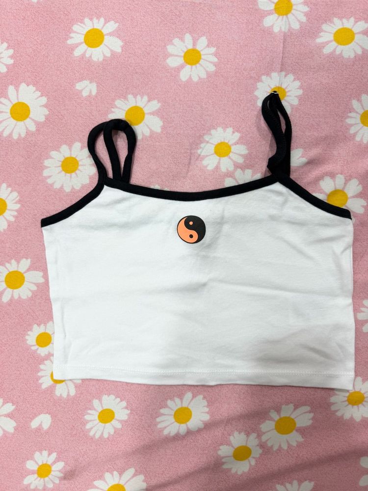 (S) H&amp;M White Yin Yang Crop Top