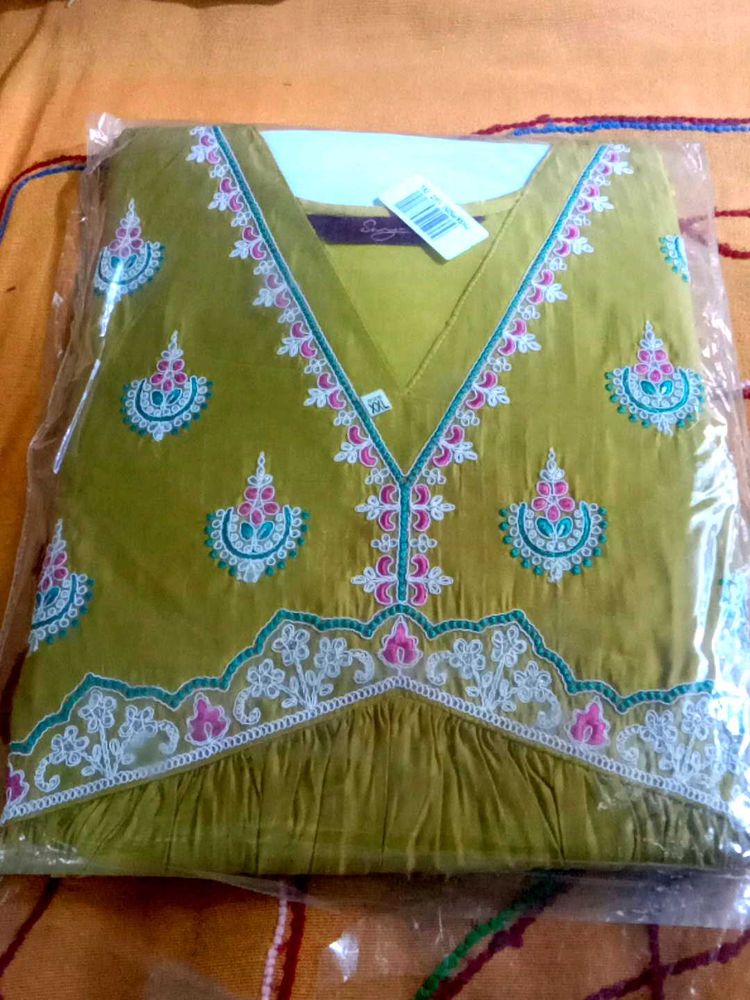 Designer Kurta with Intricate Embroidery Size XXL