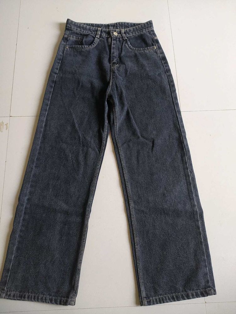 aesthetic baggy jeans