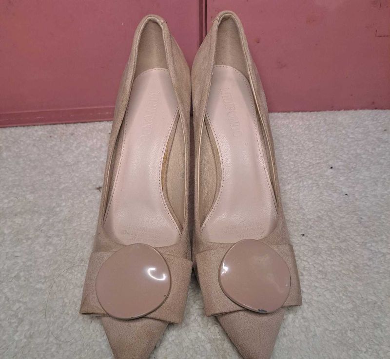 Ladies Beige Pointed Heels
