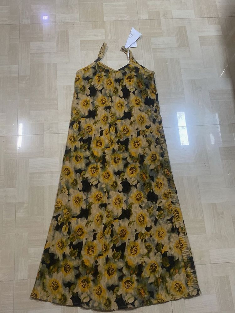 Floral Maxi Dress with strap to tighten up size m