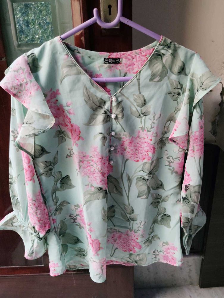 casual wear top