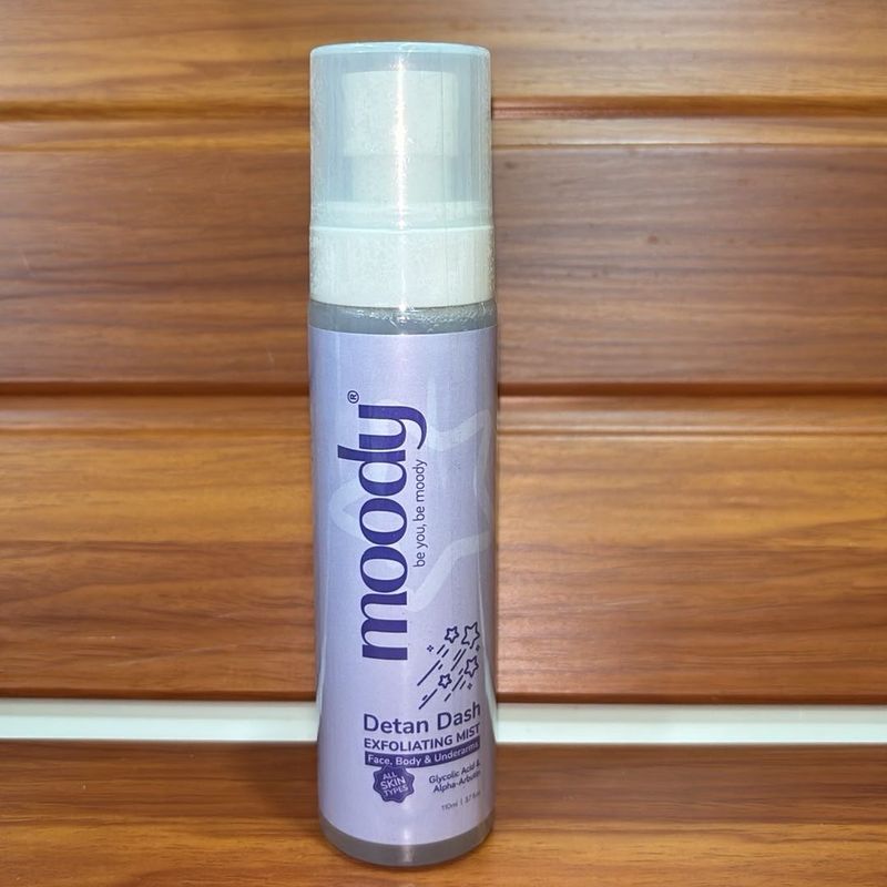 Moody Detan Dash Exfoliating Mist