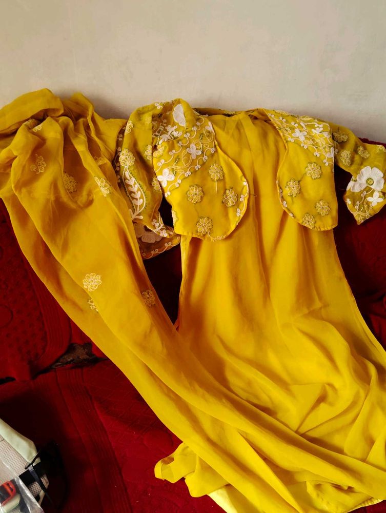Beautiful Yellow Kurta Set chudidar model styl