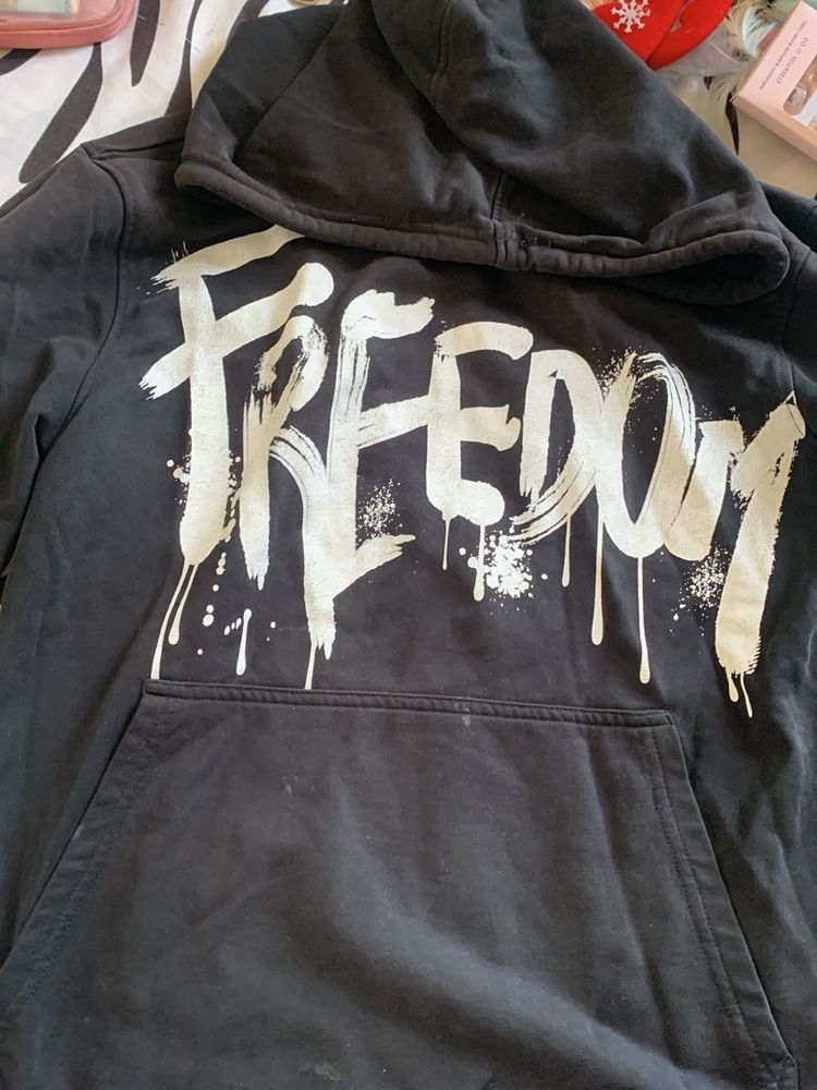 Black "Freedom" Graphic Hoodie
