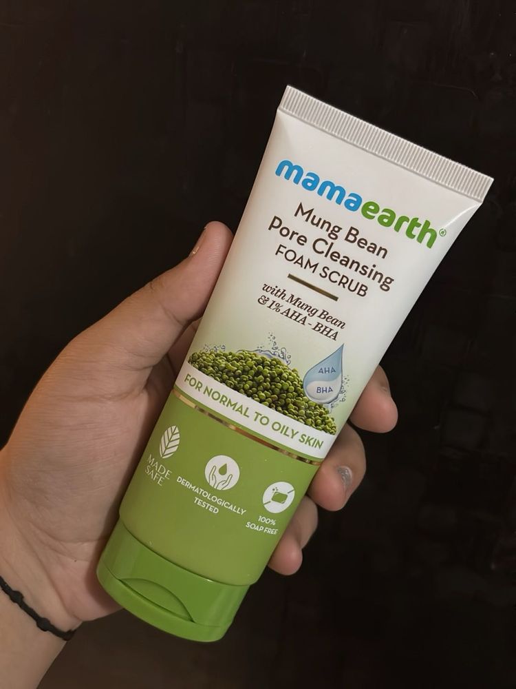 Mamaearth Mung Bean Pore Cleansing Foam Scrub