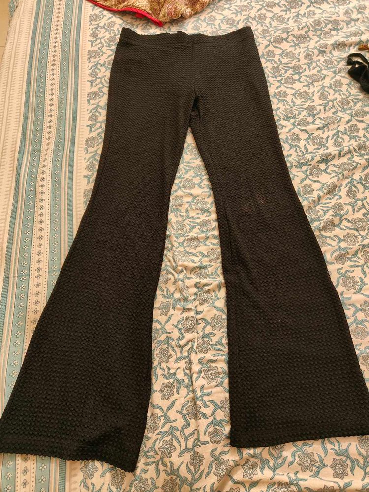 Crochet-look trousers