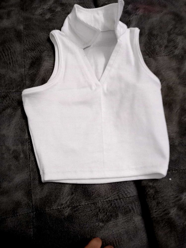 Sleeveless White Collared Top 🆕