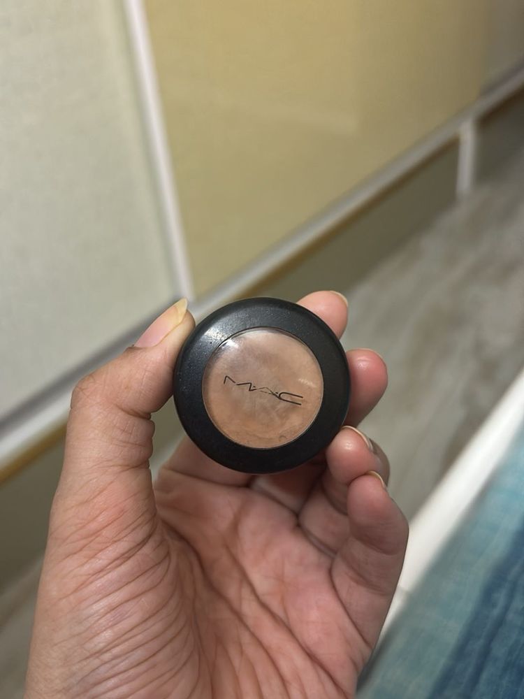 MAC studio finish concealer