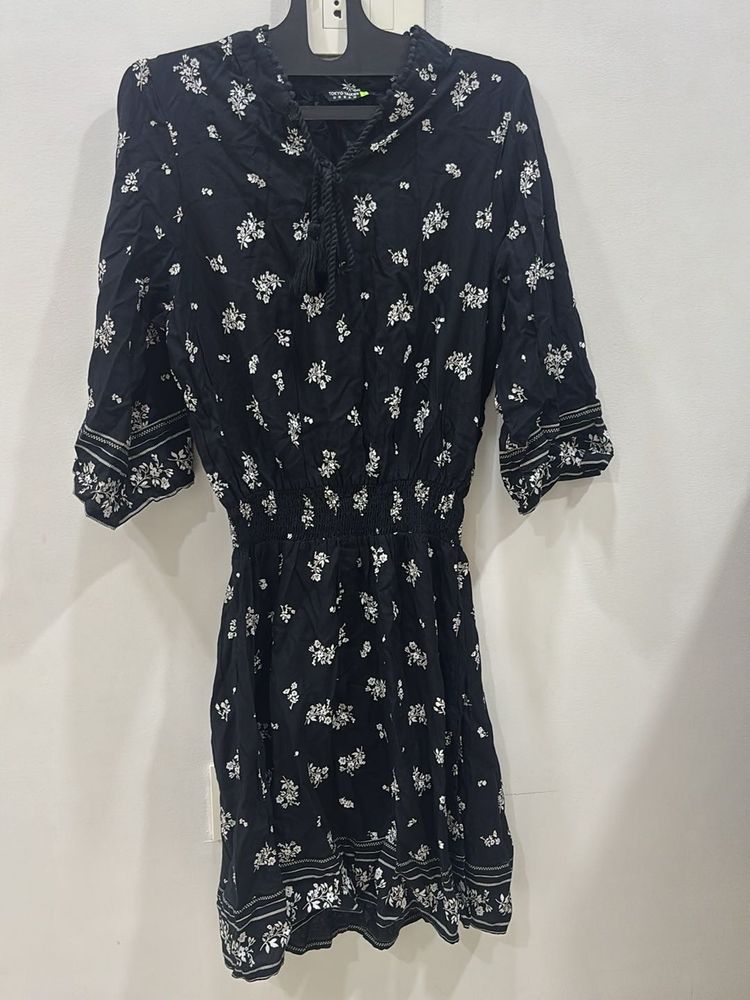 Chic Black Floral Mini Dress