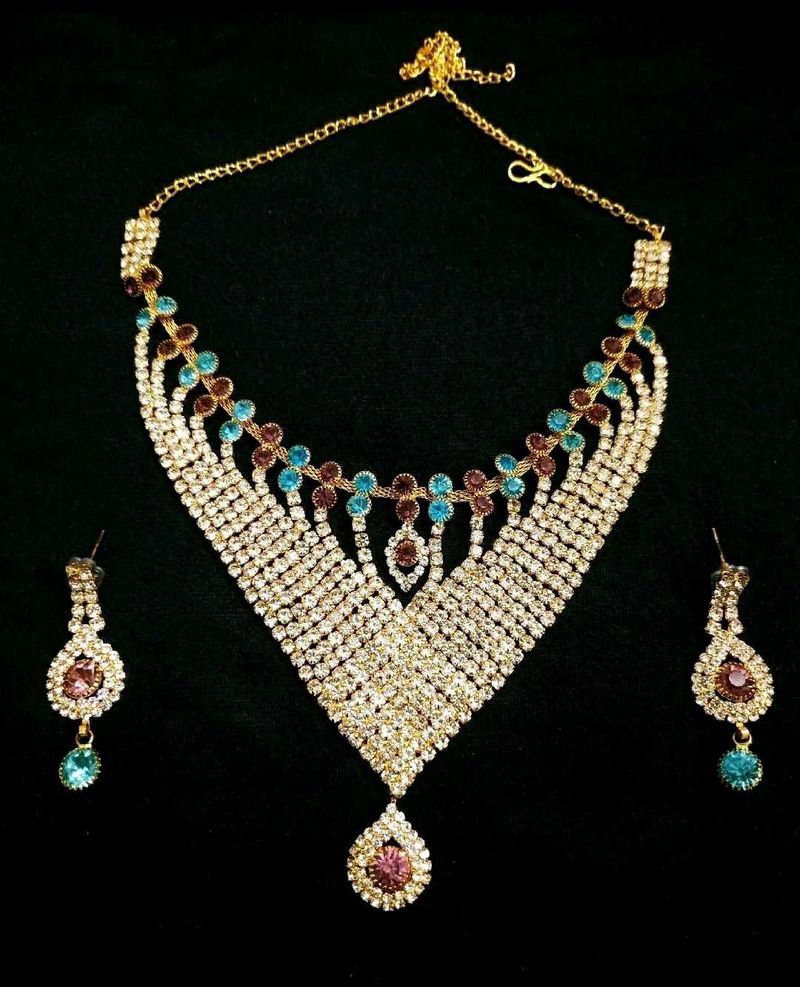 Sparkling Rhinestone Necklace &amp; Earring Set
