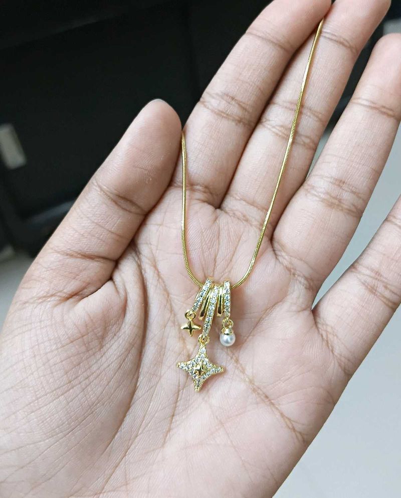 Sparkling Star Pendant Necklace
