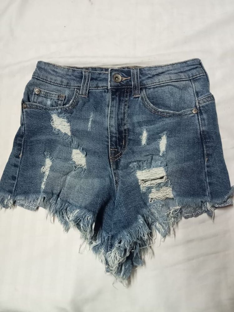 Distressed Cute Denim Shorts