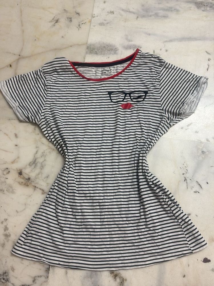 Korean Striped T-Shirt with Graphic
