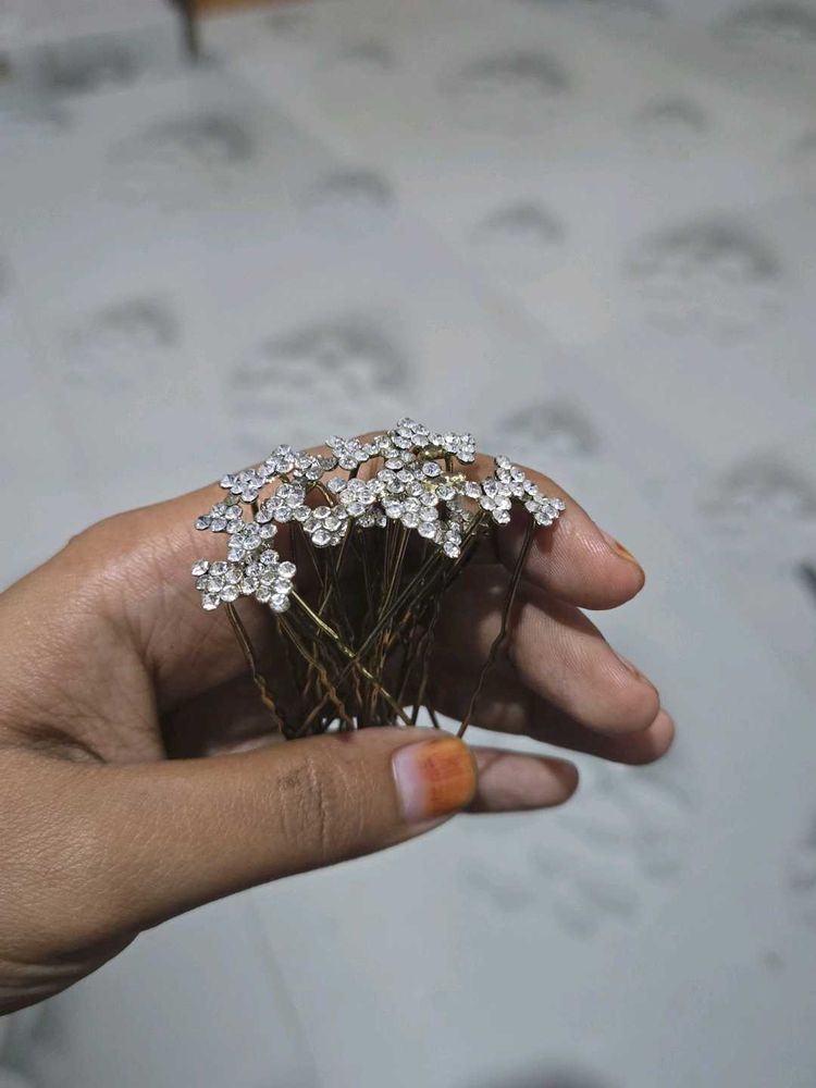 Sparkling Floral Hair Pins Set