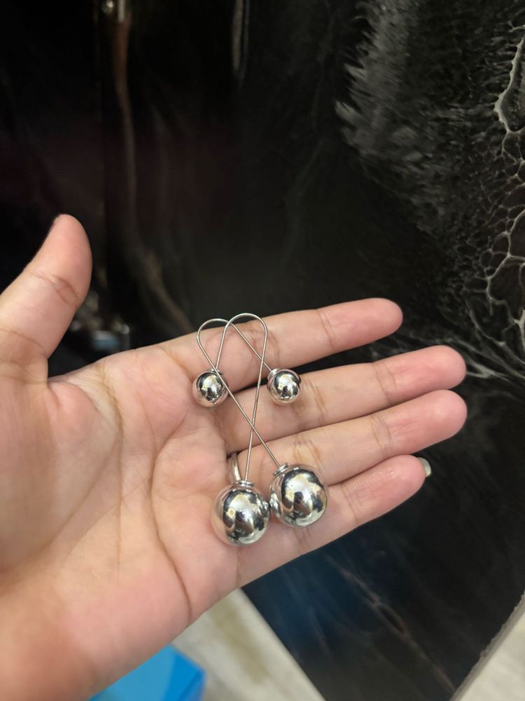 Earrings (buy 1 get one free)