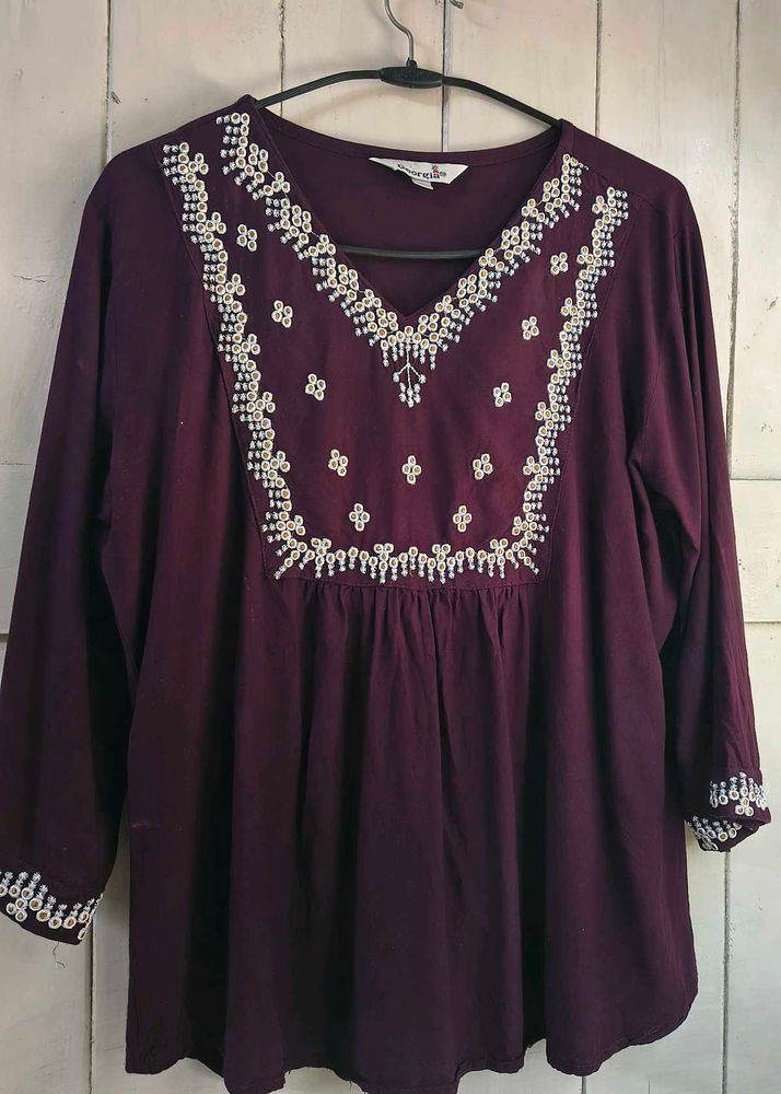 burgundry short kurti with minor flaw