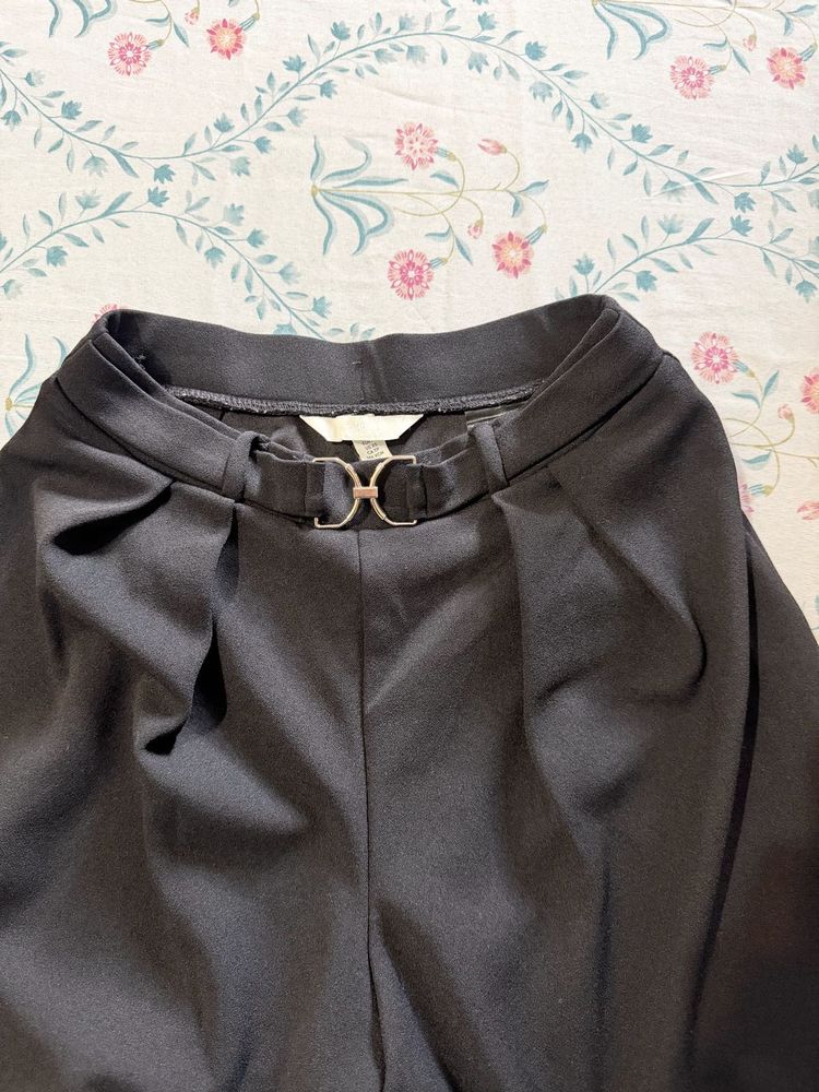 Chic Black Pleated High-Waisted Trousers
