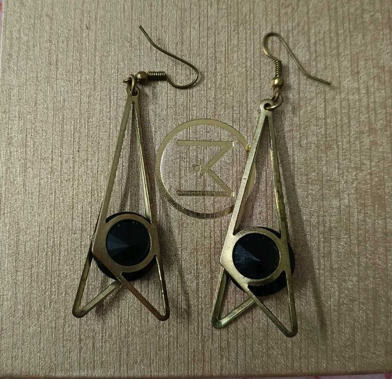 Stylish Gold &amp; Black Earrings Set