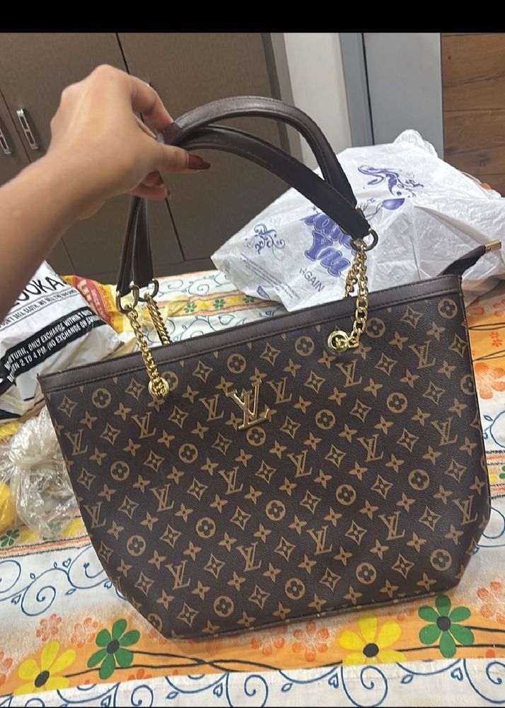 combo of 2 perfume and a bag
