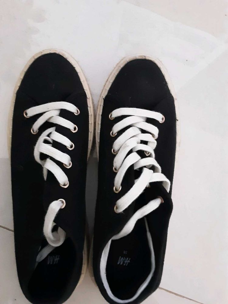H&amp;M Classic Black Canvas Sneakers/Trainers