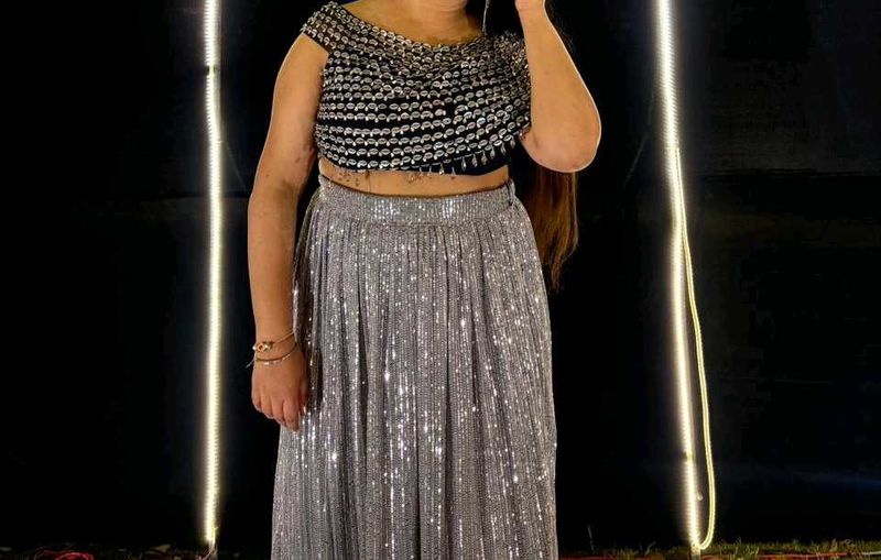 Sparkling bluse nd full sequence skirt