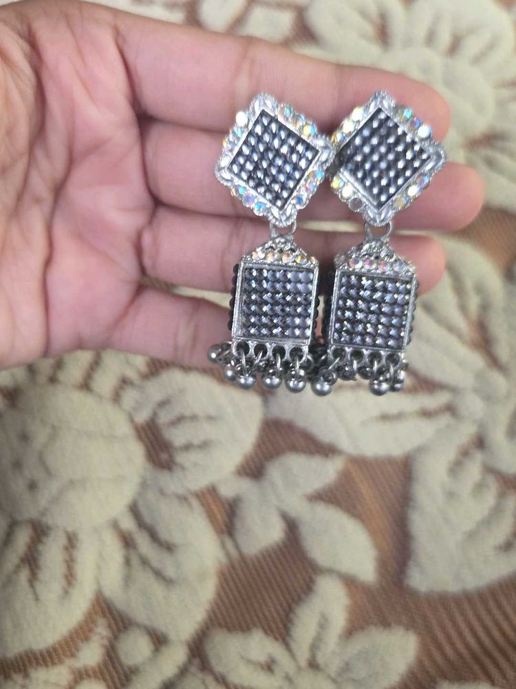 boho vintage chic silver dazzling earring(jhumka)