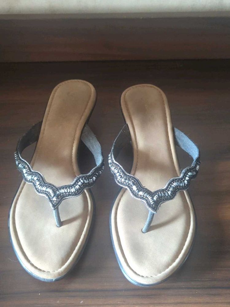 Beaded Thong Sandals UK37