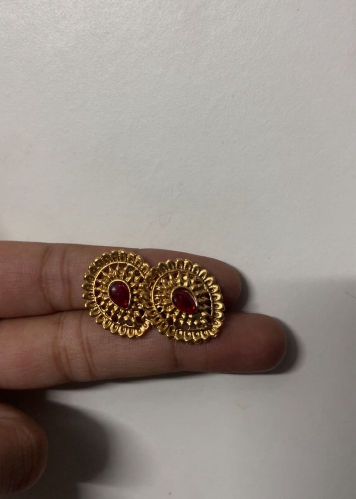 comb of 4 earrings