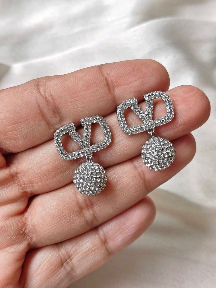 Sparkling Crystal Drop Earrings