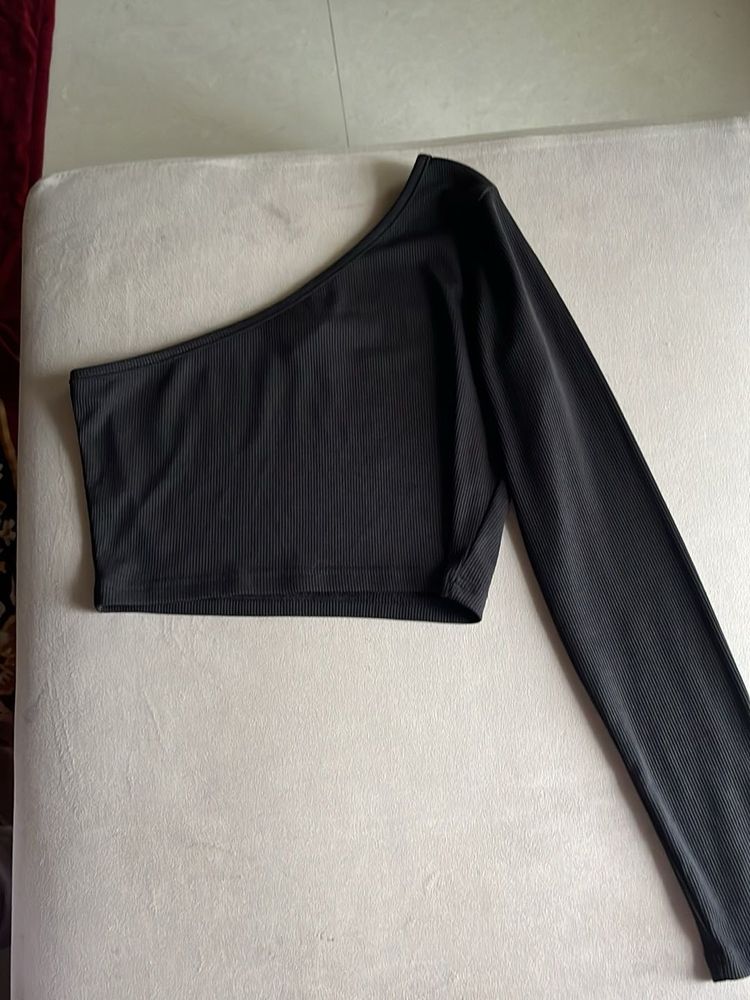 Black One-Shoulder Ribbed Crop Top