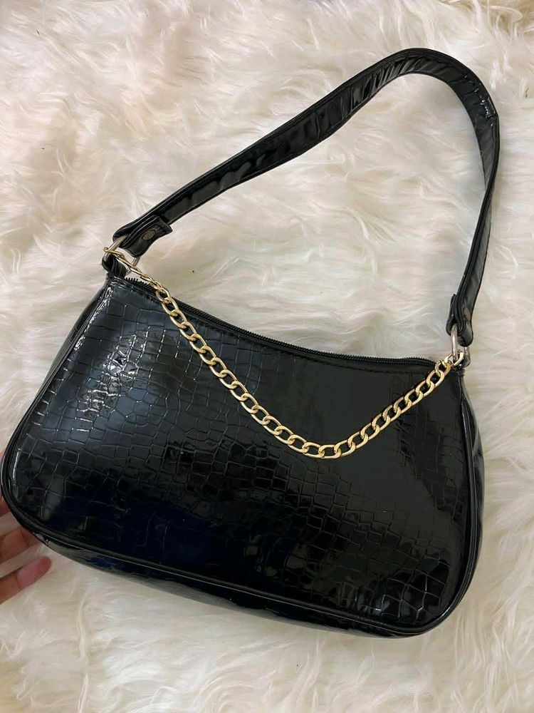 Chic Black Croc Embossed Shoulder Bag