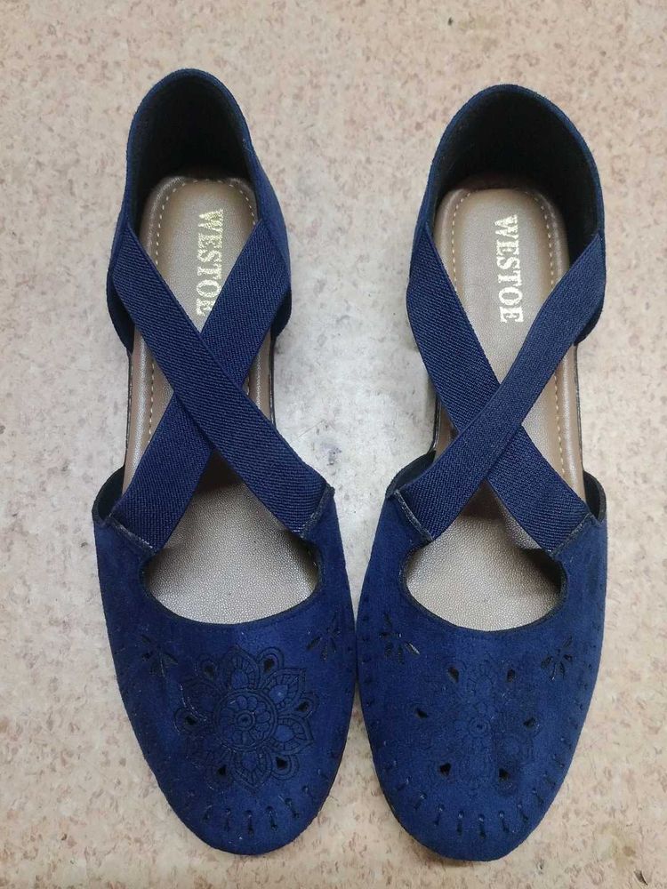 Stylish Navy Blue Cutwork Flats