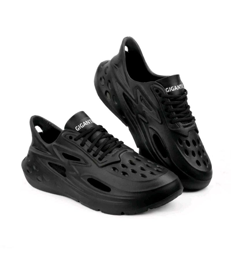 Black GIGANT Fashion Sneakers
