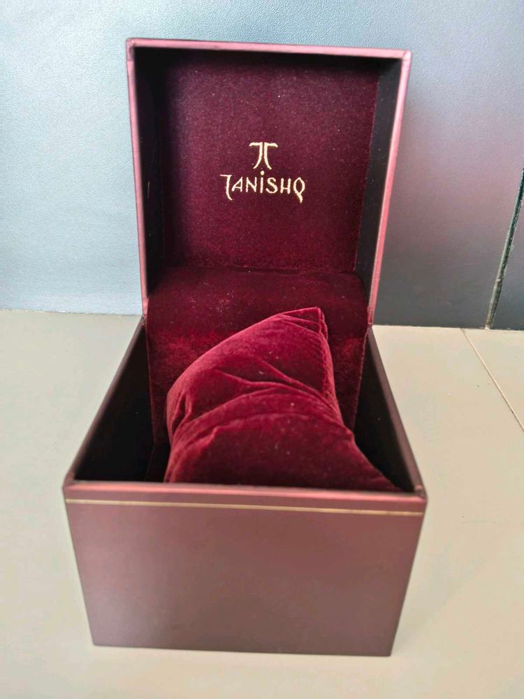 Tanishq bangle Box