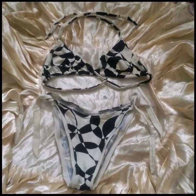 Black &amp; White Bikini Set