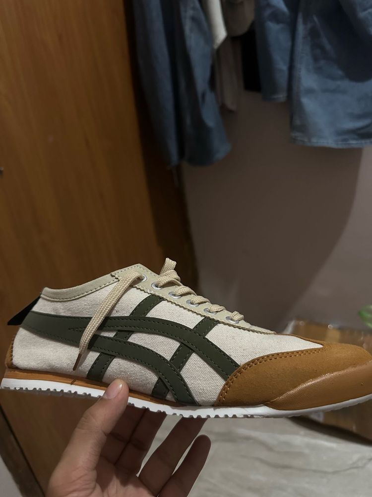 Onitsuka Tiger Sneakers