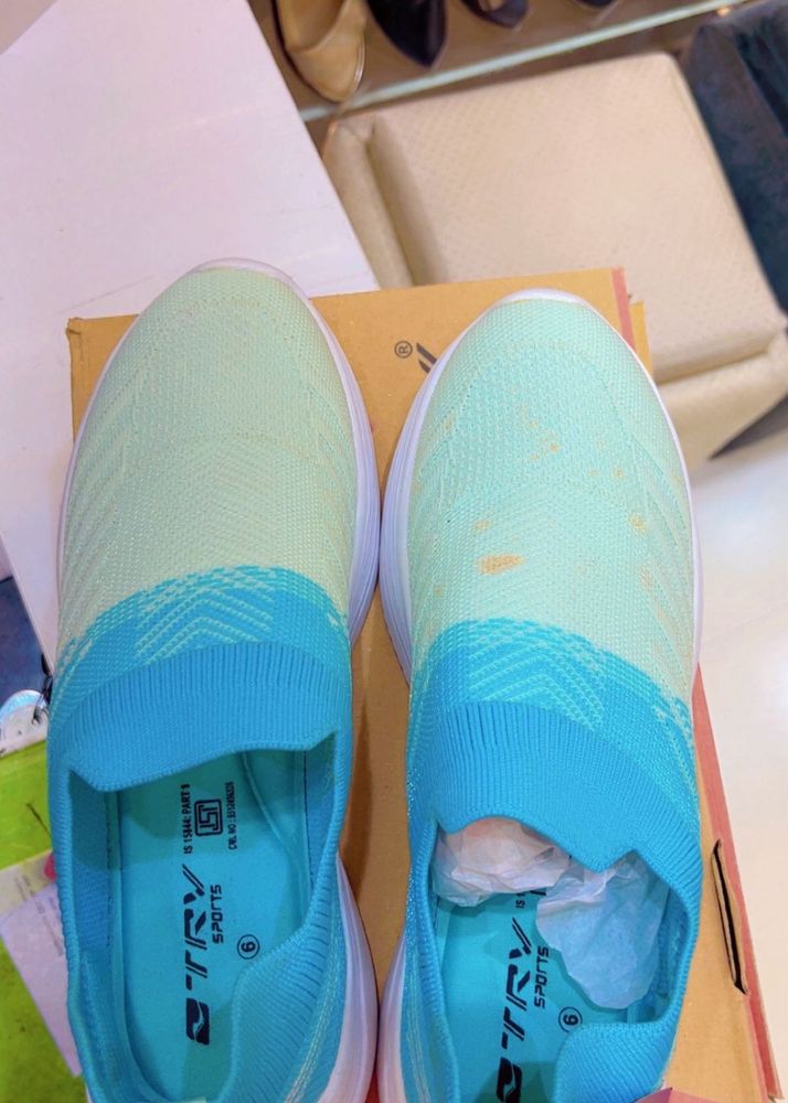 Comfortable &amp; Stylish Slip-On Sneakers