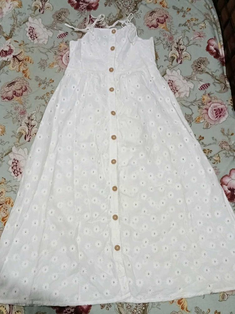 Chic White Broderie Anglaise Dress